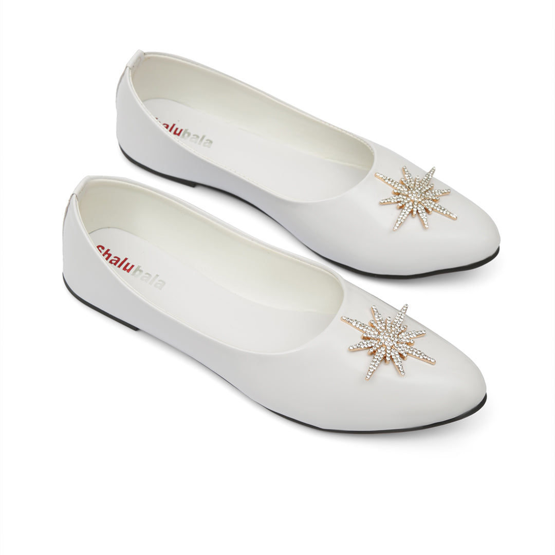 Shiny White Star-Embellished Pumps