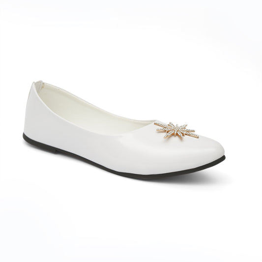 Shiny White Star-Embellished Pumps